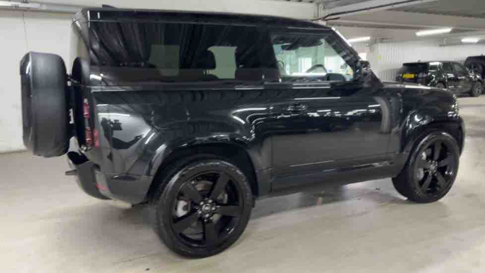 More views of Land Rover Defender 90