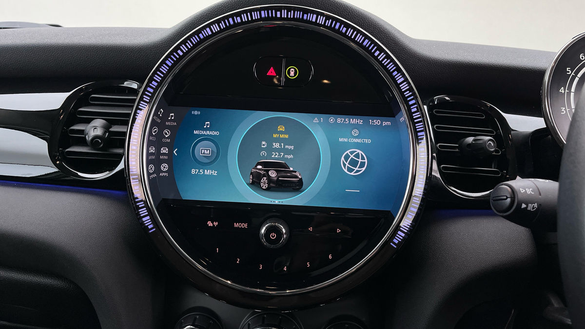 MINI Hatch Image 17