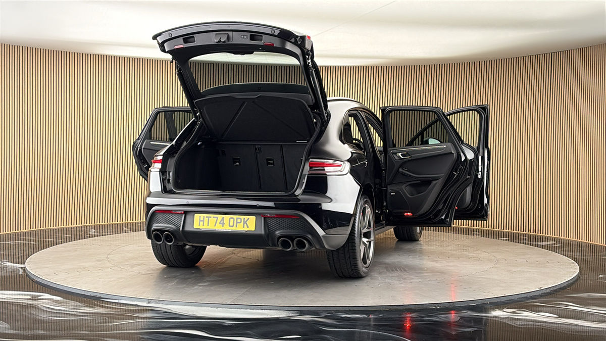 More views of Porsche Macan