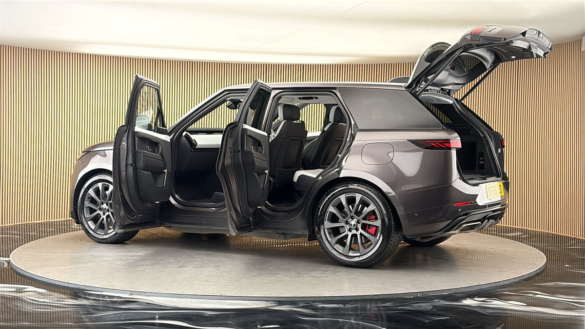 More views of Land Rover Range Rover Sport