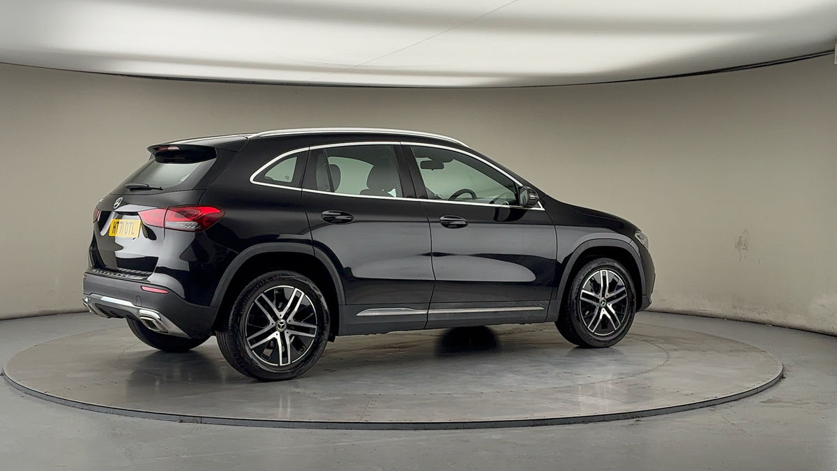 More views of Mercedes-Benz GLA