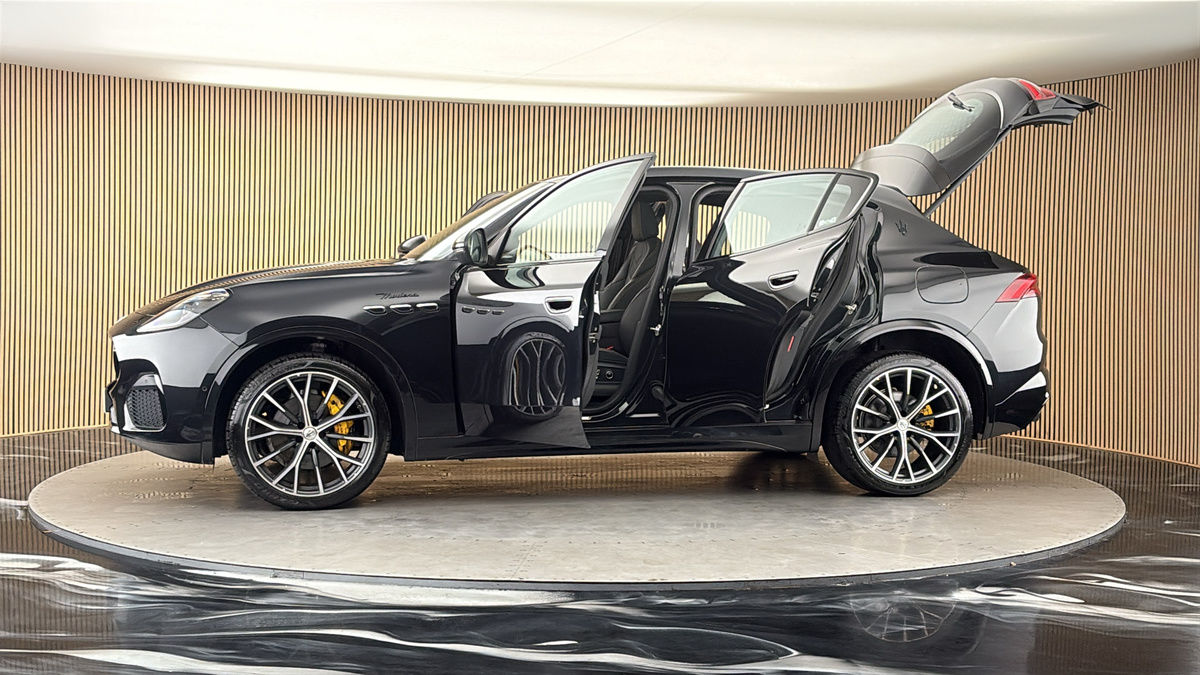 More views of Maserati Grecale