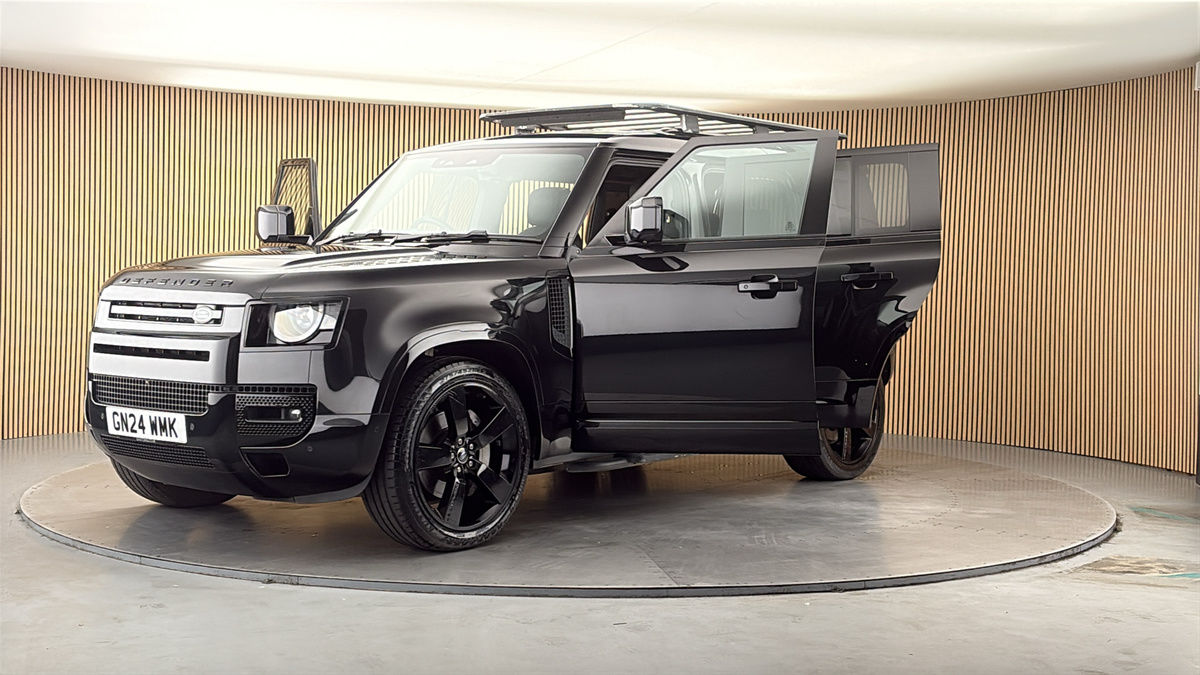 More views of Land Rover Defender 110