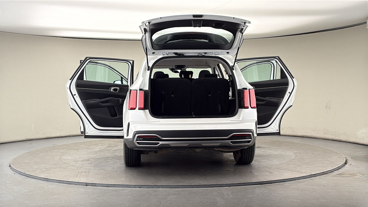 More views of Kia Sorento