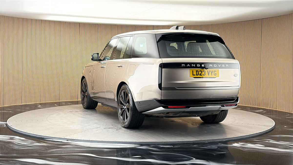 More views of Land Rover Range Rover