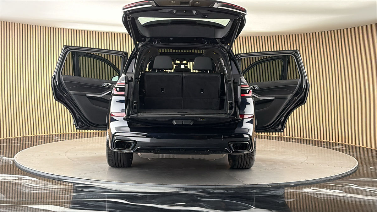 More views of BMW X7