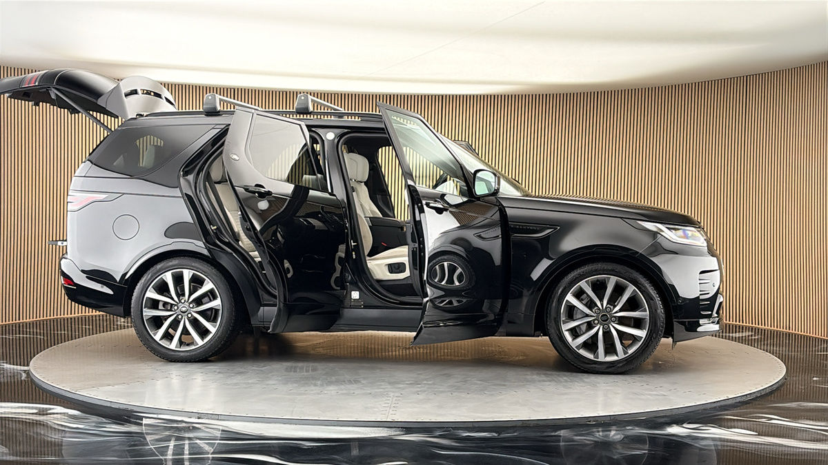 More views of Land Rover Discovery