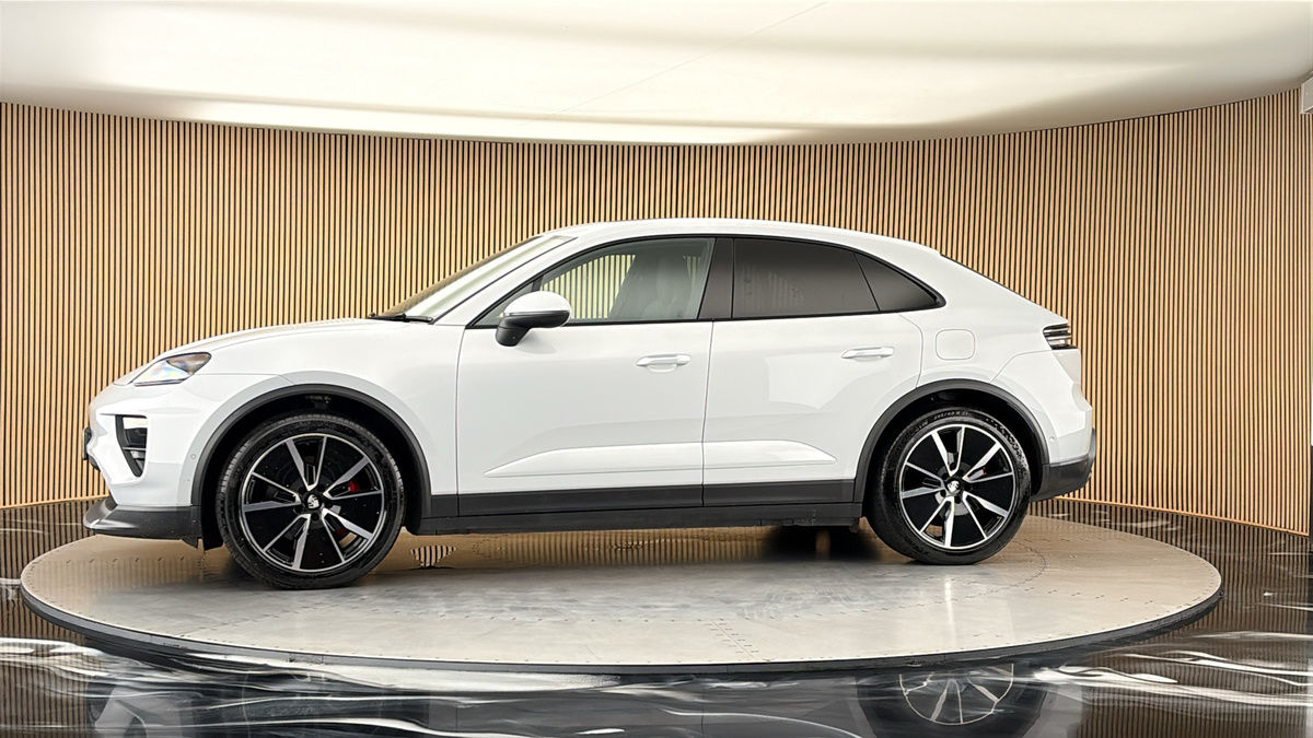More views of Porsche Macan