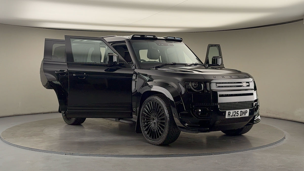 More views of Land Rover Defender 110