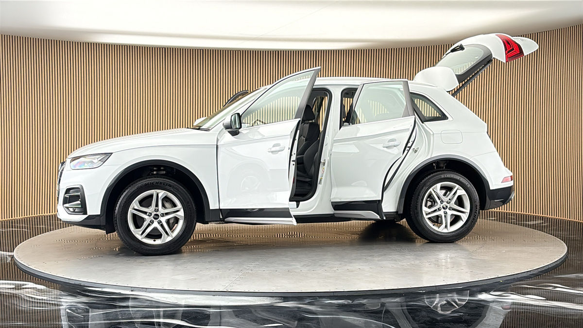 More views of Audi Q5
