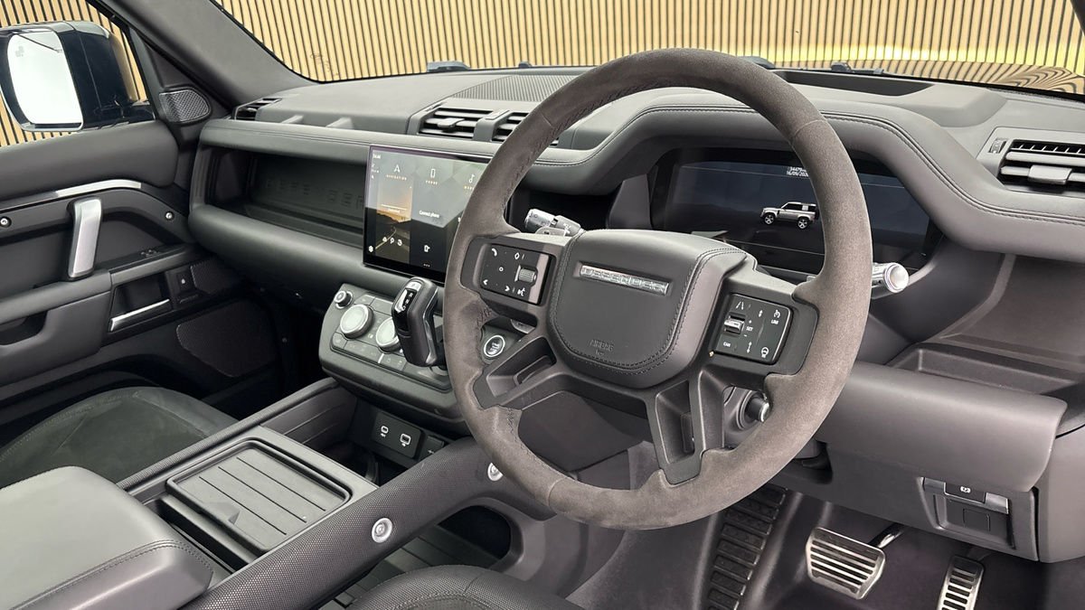 Land Rover Defender 90 Image 5