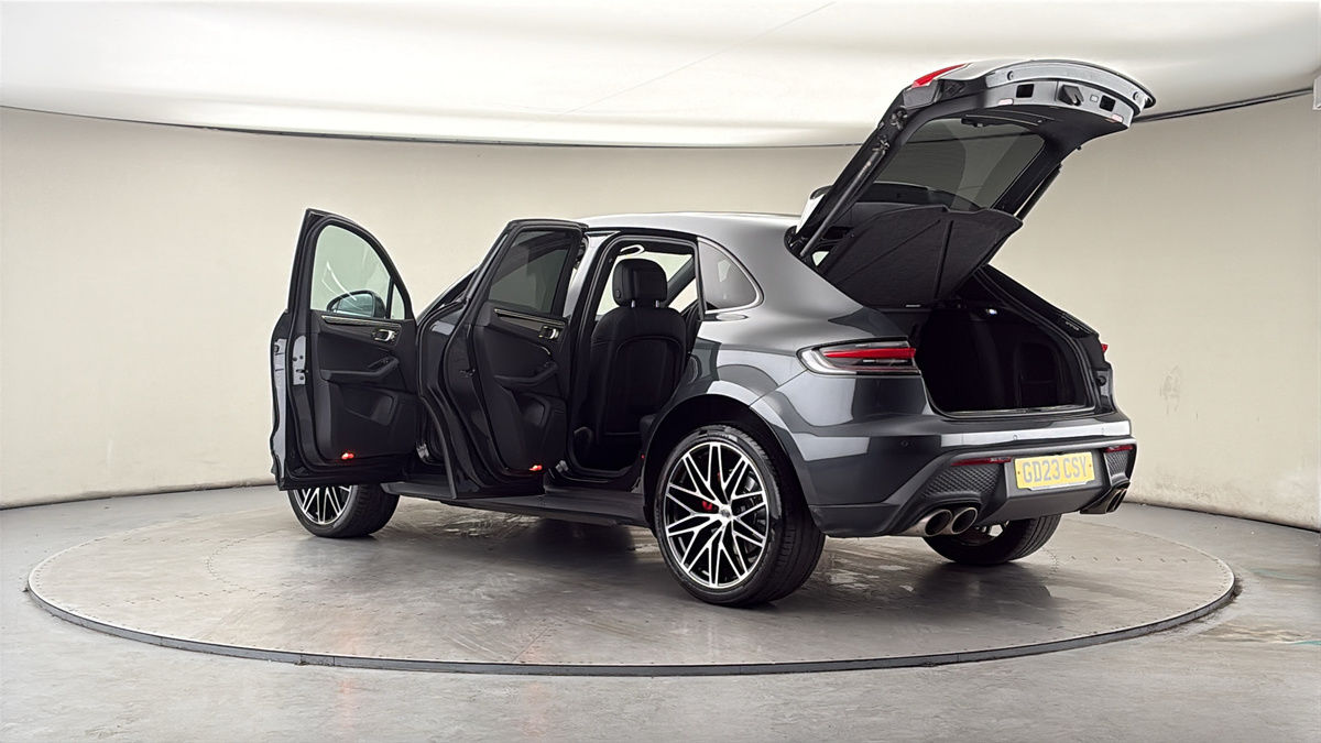 More views of Porsche Macan