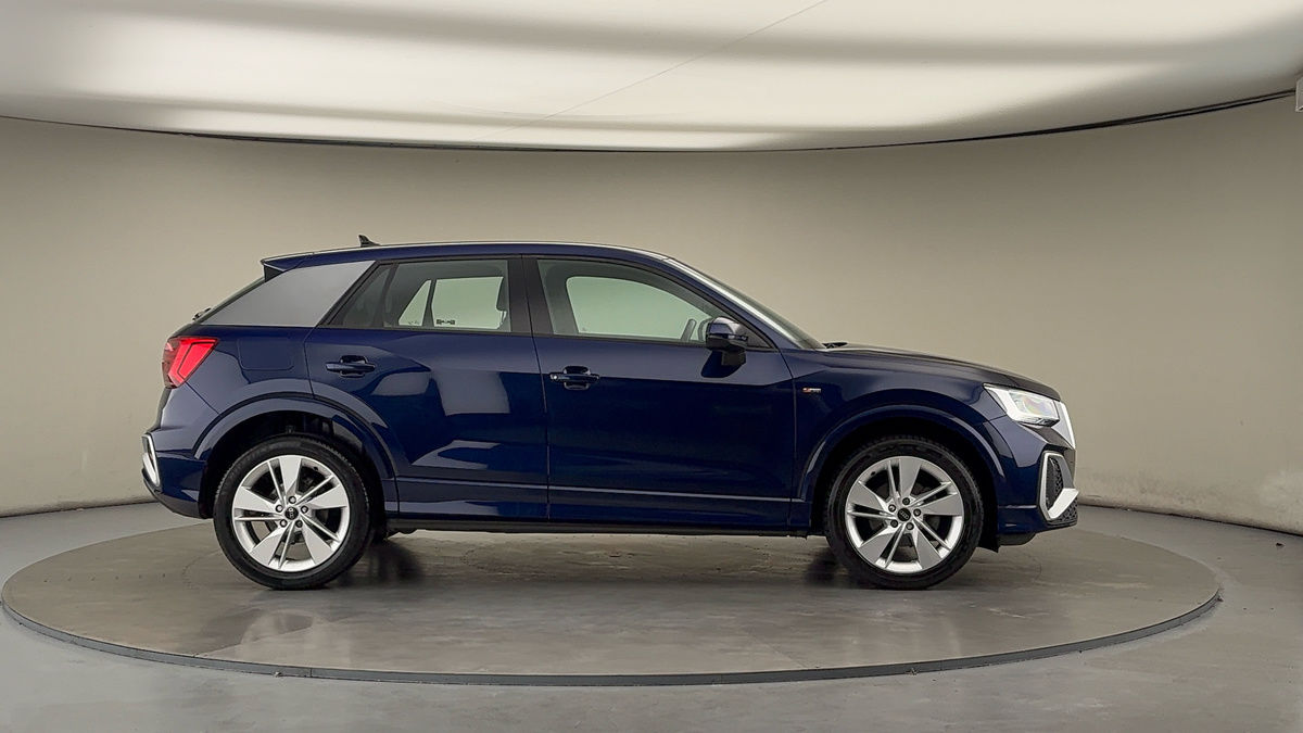 Audi Q2 Image 16
