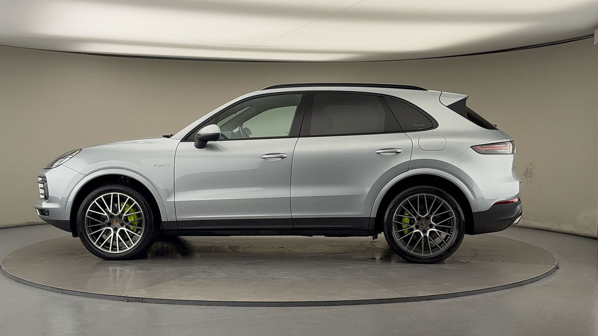 More views of Porsche Cayenne