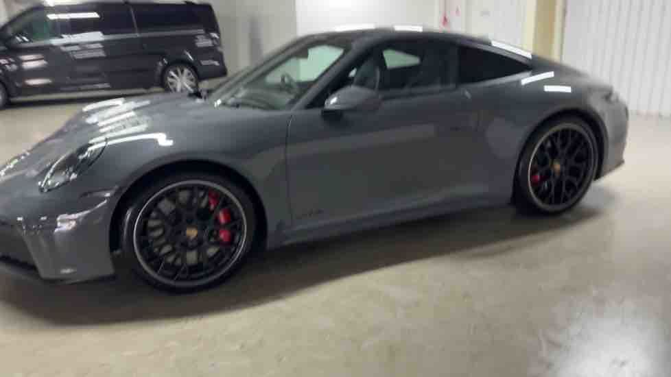 More views of Porsche 911