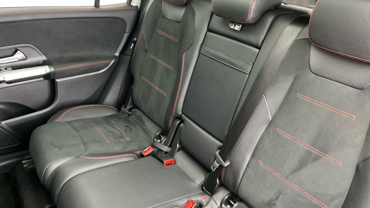 Mercedes-Benz GLB Image 8