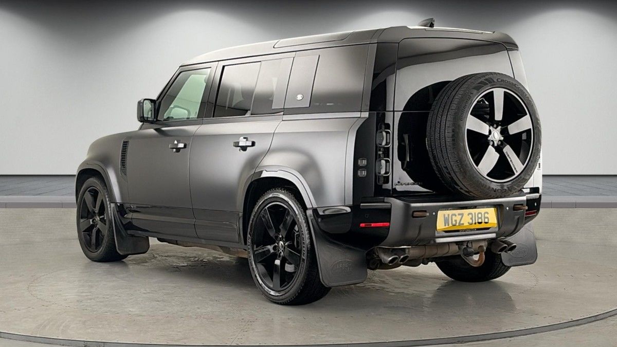 Land Rover Defender 110 Image 2