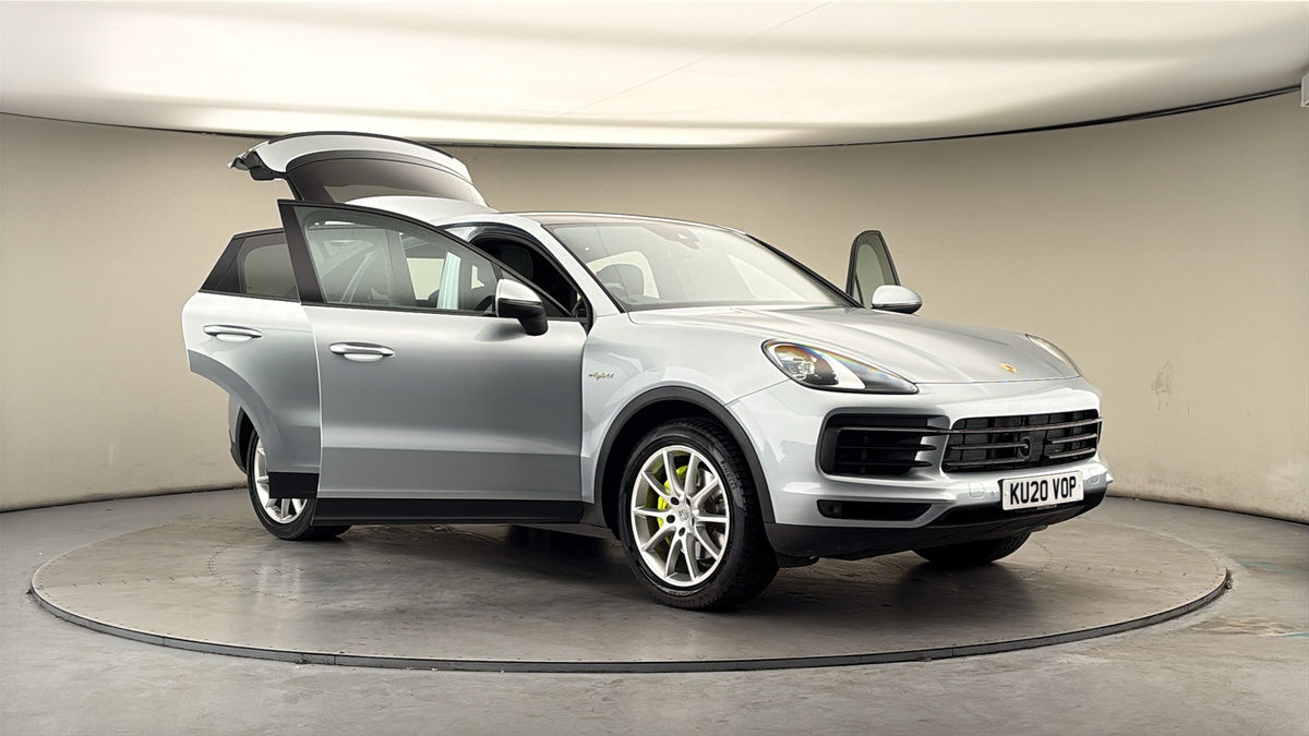More views of Porsche Cayenne