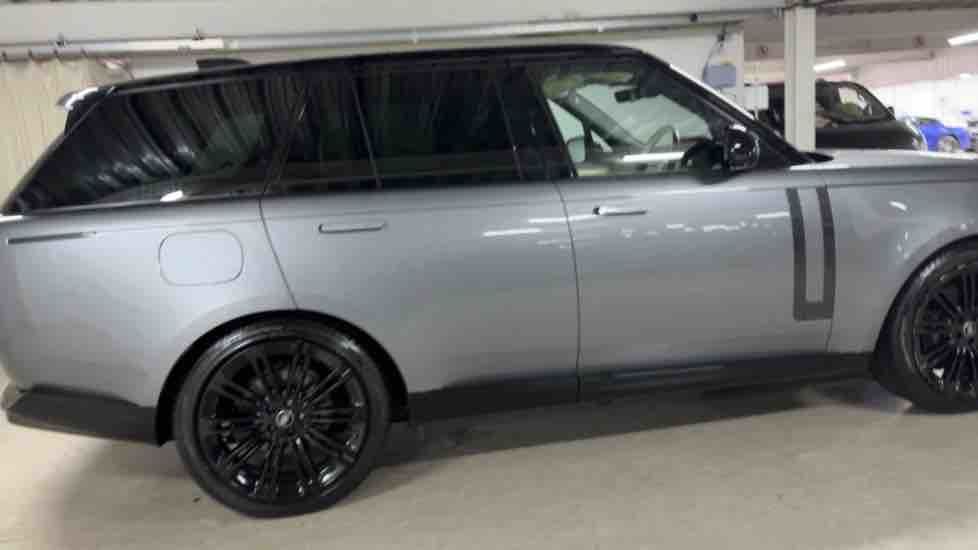 More views of Land Rover Range Rover