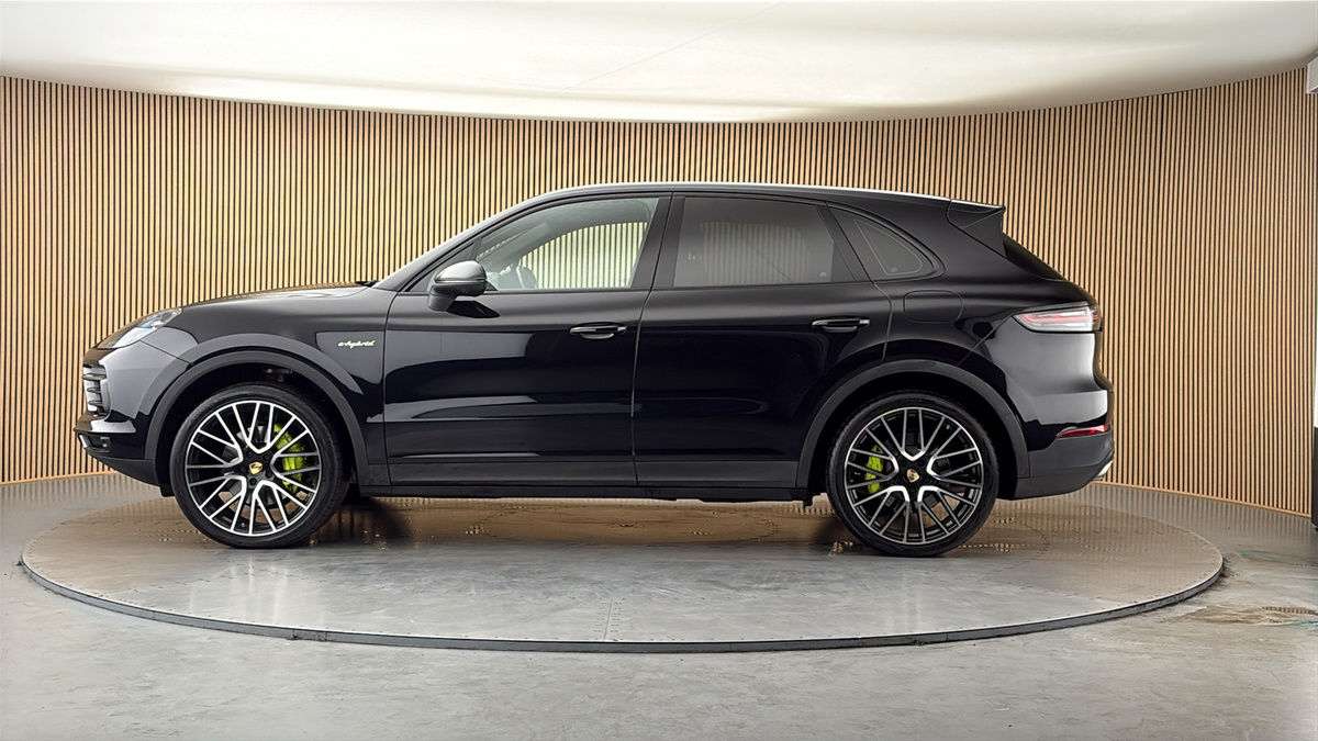 Porsche Cayenne Image 15