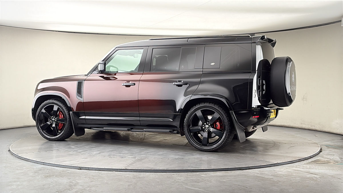 More views of Land Rover Defender 110