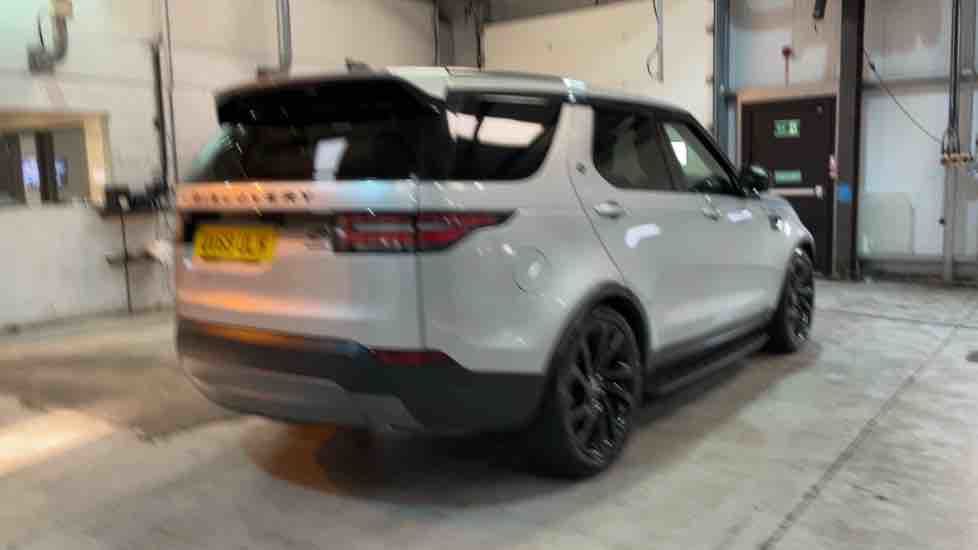 More views of Land Rover Discovery
