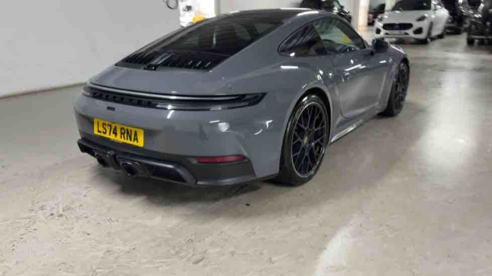 More views of Porsche 911