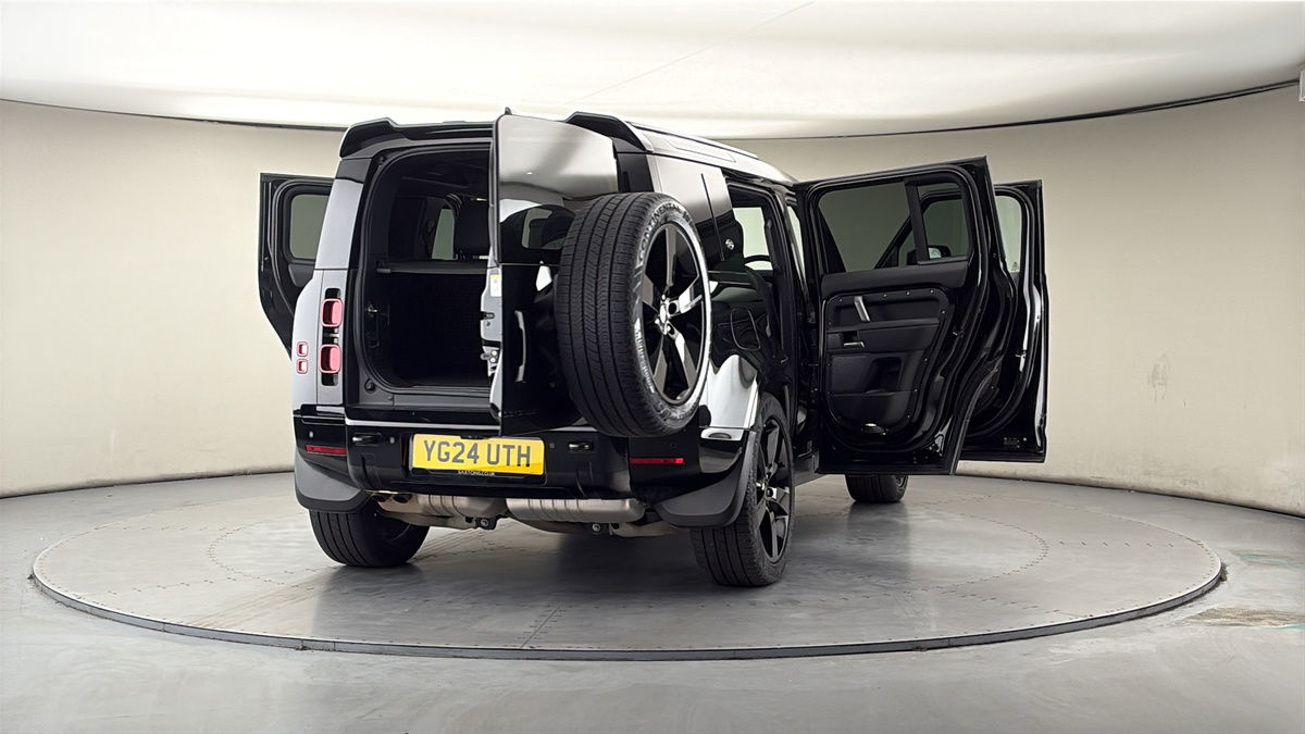 More views of Land Rover Defender 110