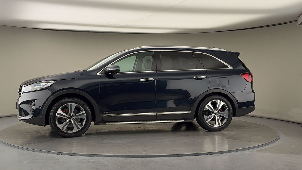 More views of Kia Sorento