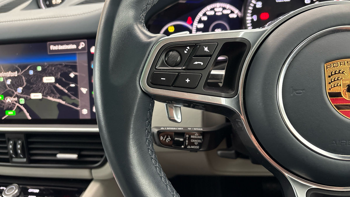 Porsche Cayenne Image 13