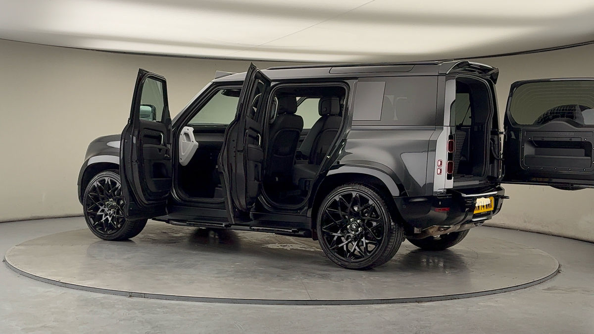 More views of Land Rover Defender 110