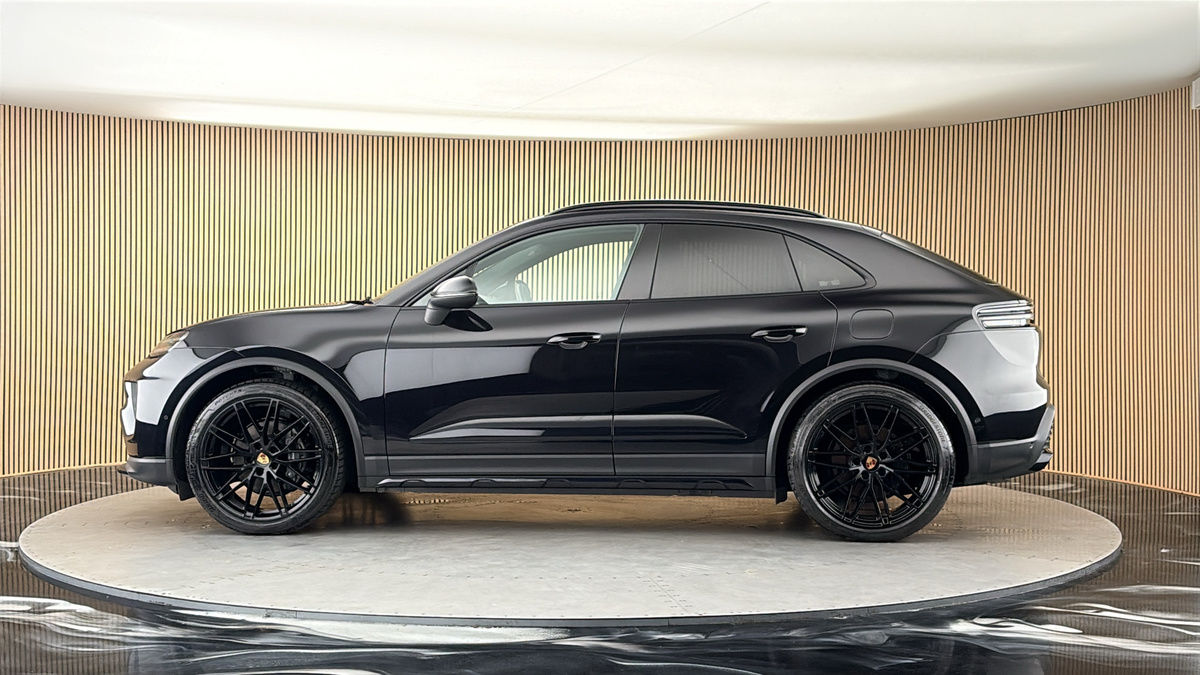 More views of Porsche Macan