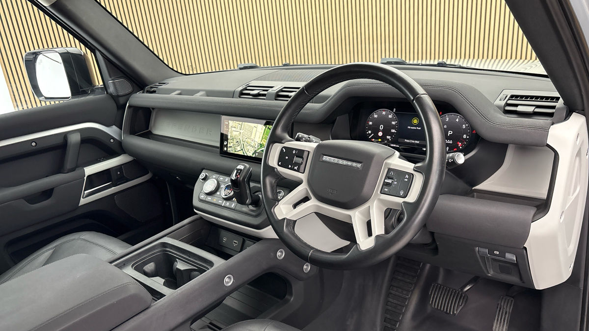 Land Rover Defender 90 Image 5
