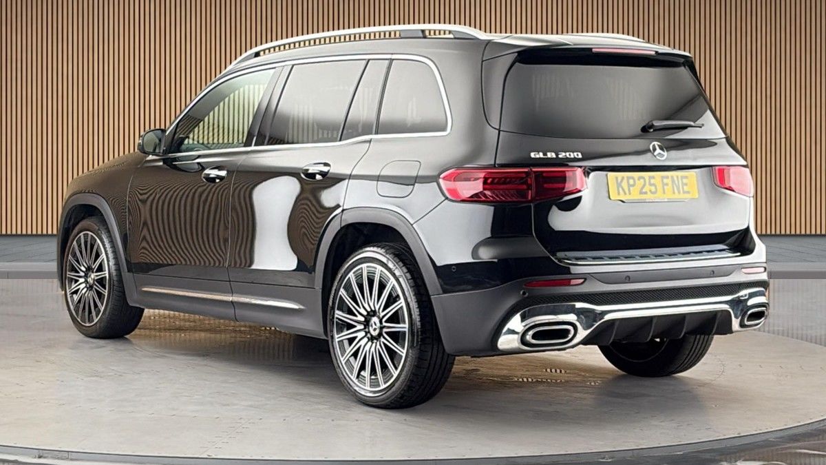 Mercedes-Benz GLB Image 2