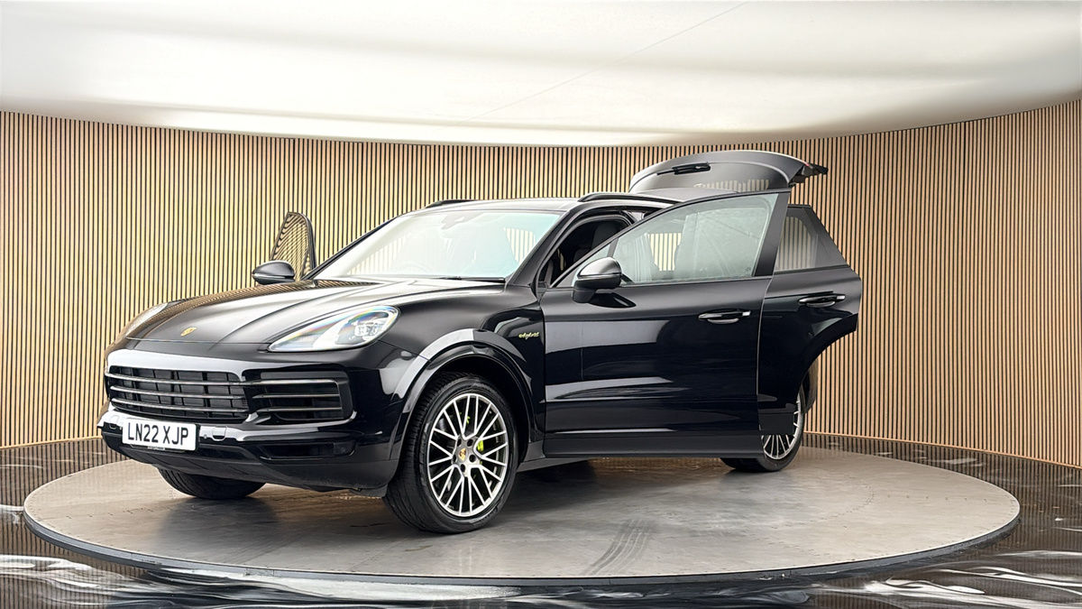 More views of Porsche Cayenne