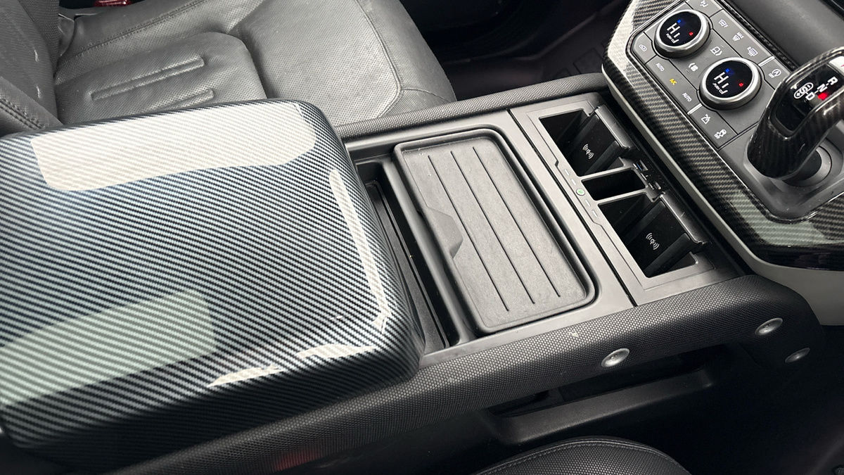 Land Rover Defender 90 Urban Image 18