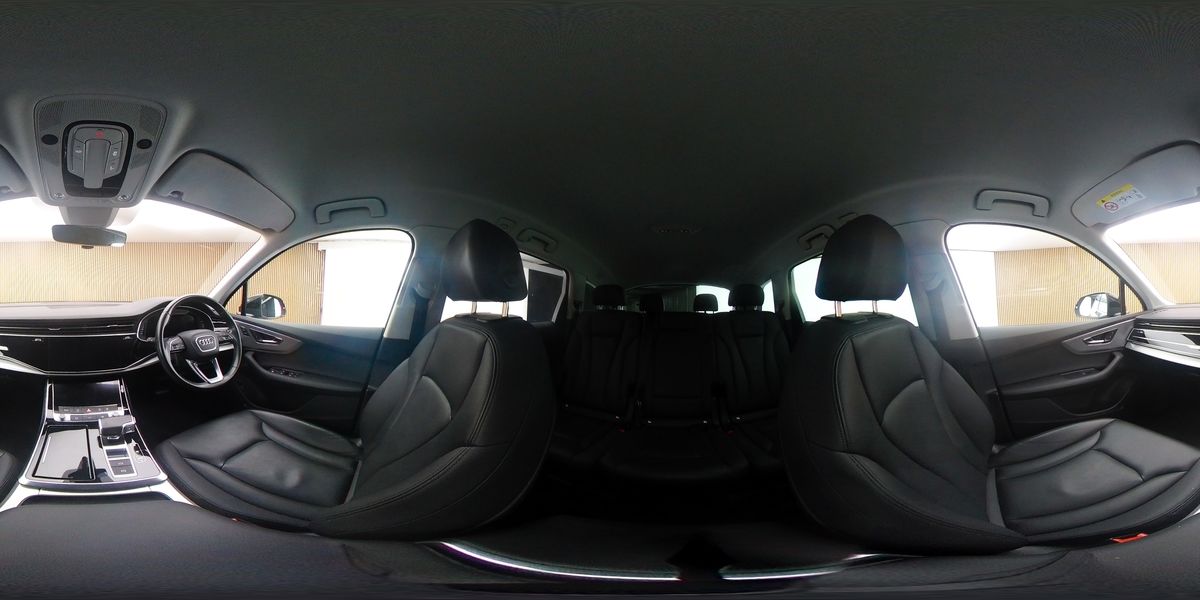 More views of Audi Q7