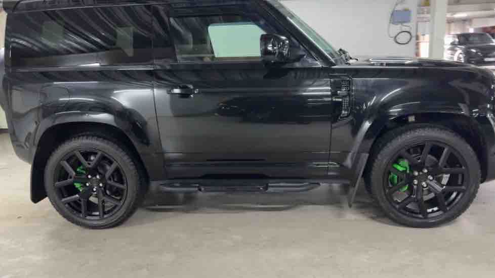 More views of Land Rover Defender 90