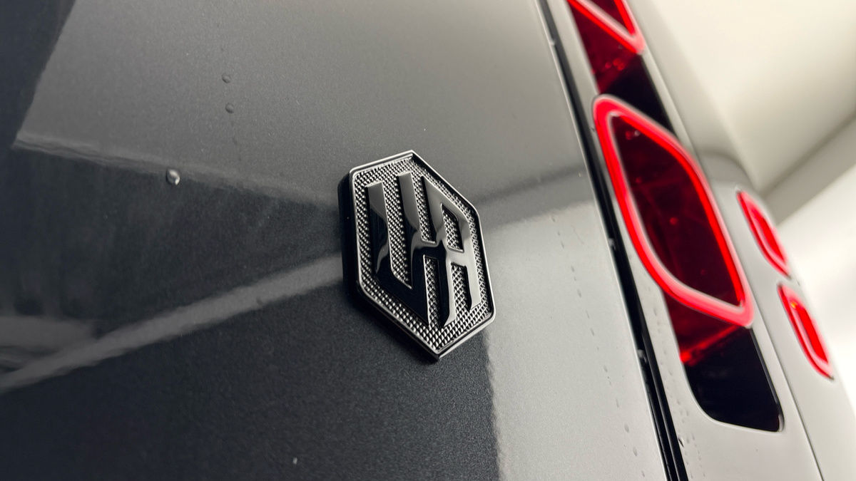 Land Rover Defender 110 Urban Image 32