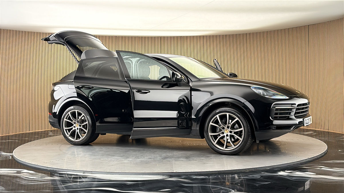 More views of Porsche Cayenne
