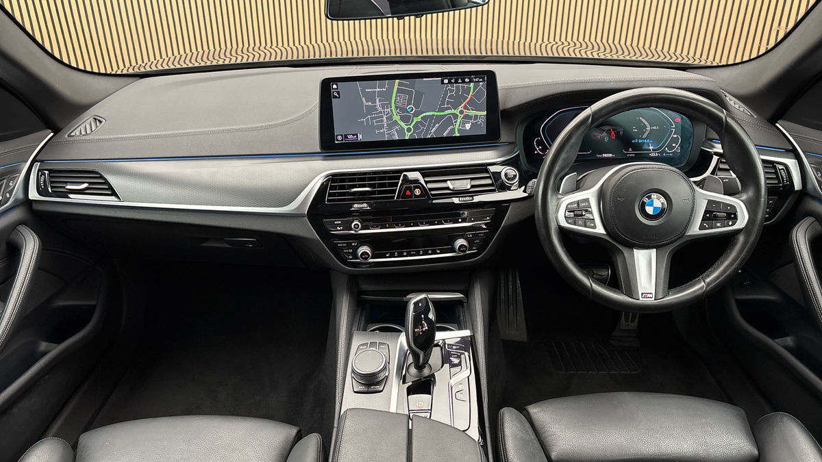 BMW 5 Series Image 12