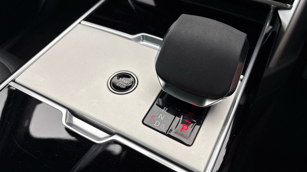 Land Rover Range Rover Image 25