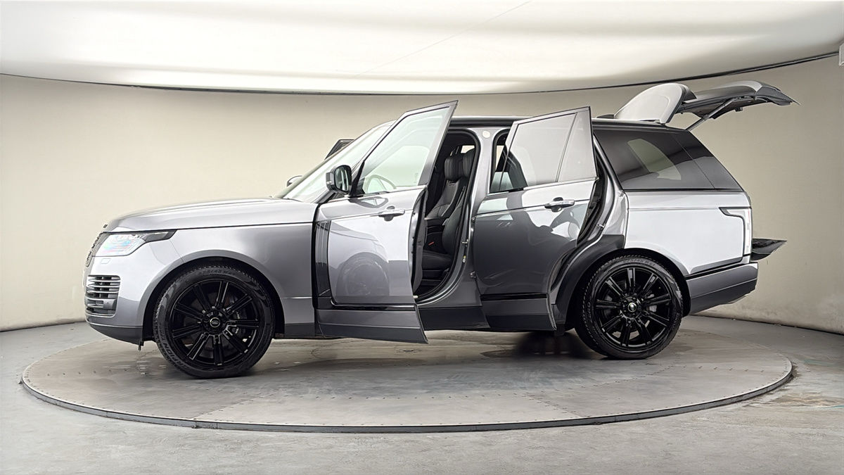 More views of Land Rover Range Rover