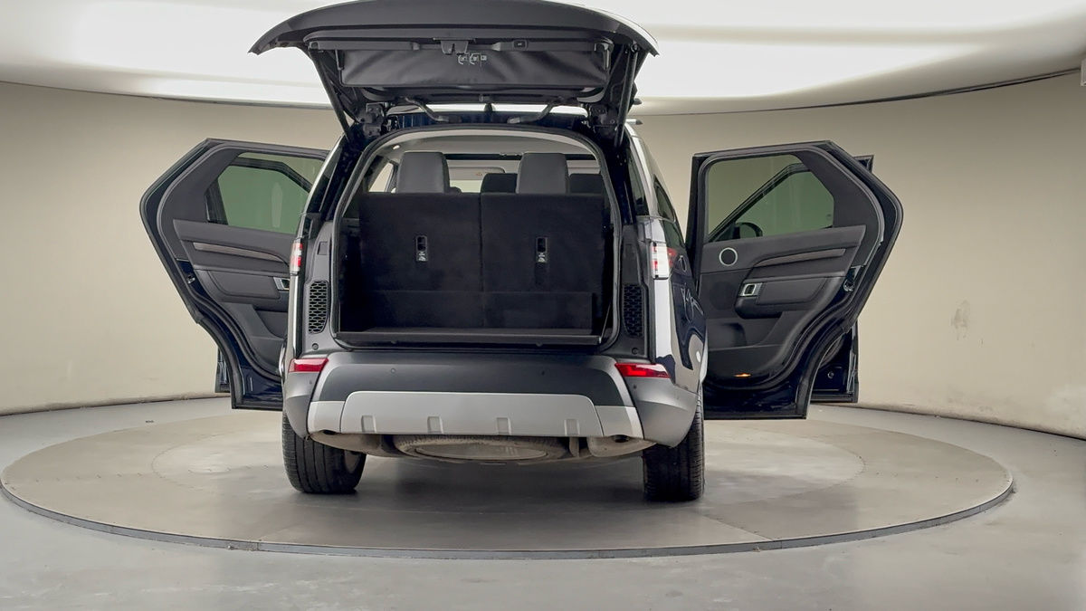 More views of Land Rover Discovery