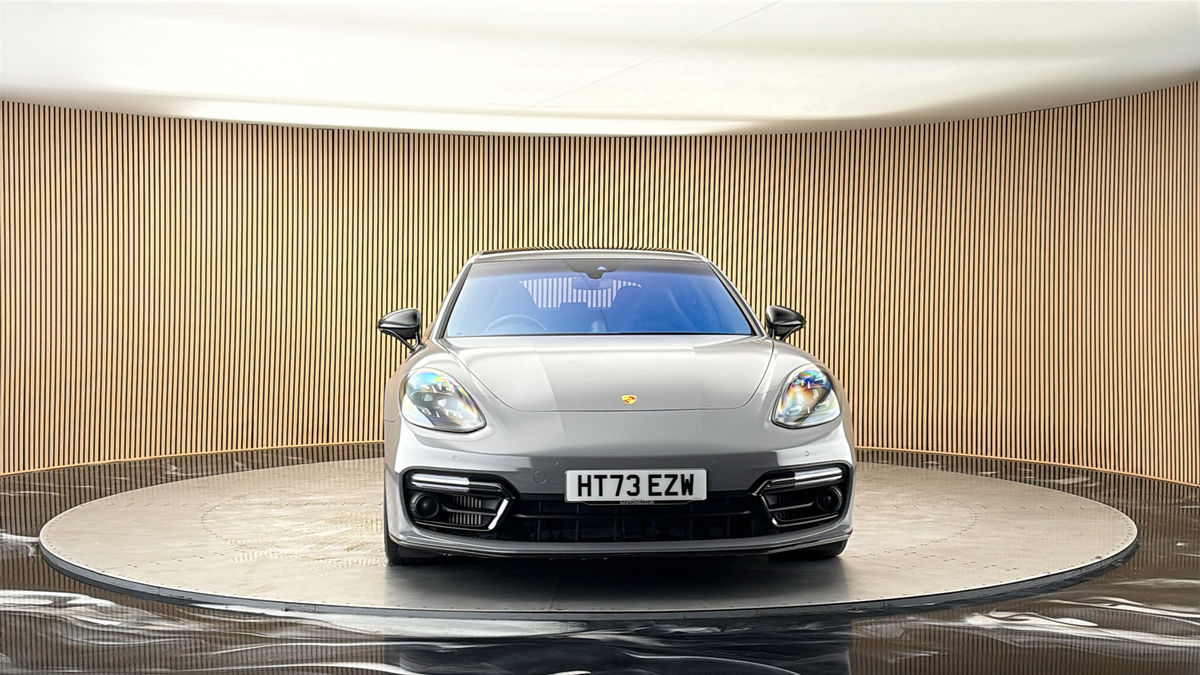 More views of Porsche Panamera