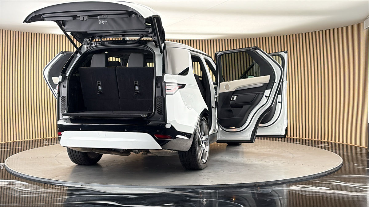 More views of Land Rover Discovery