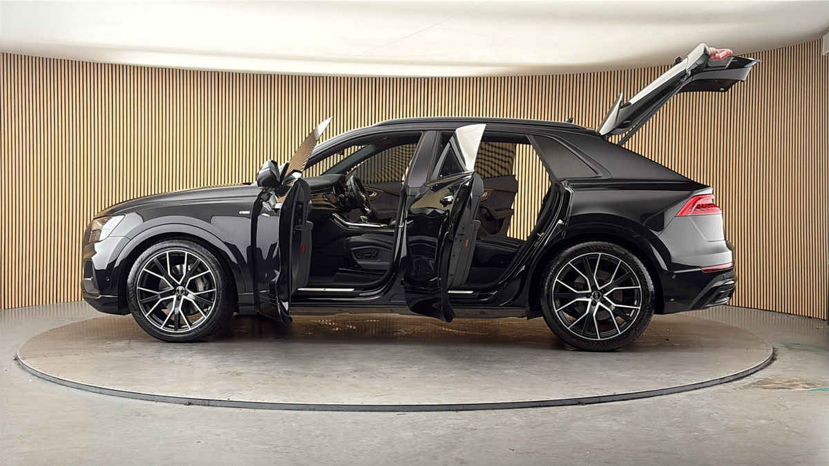 More views of Audi Q8