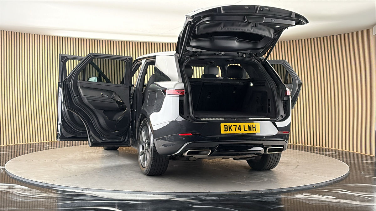 More views of Land Rover Range Rover Sport