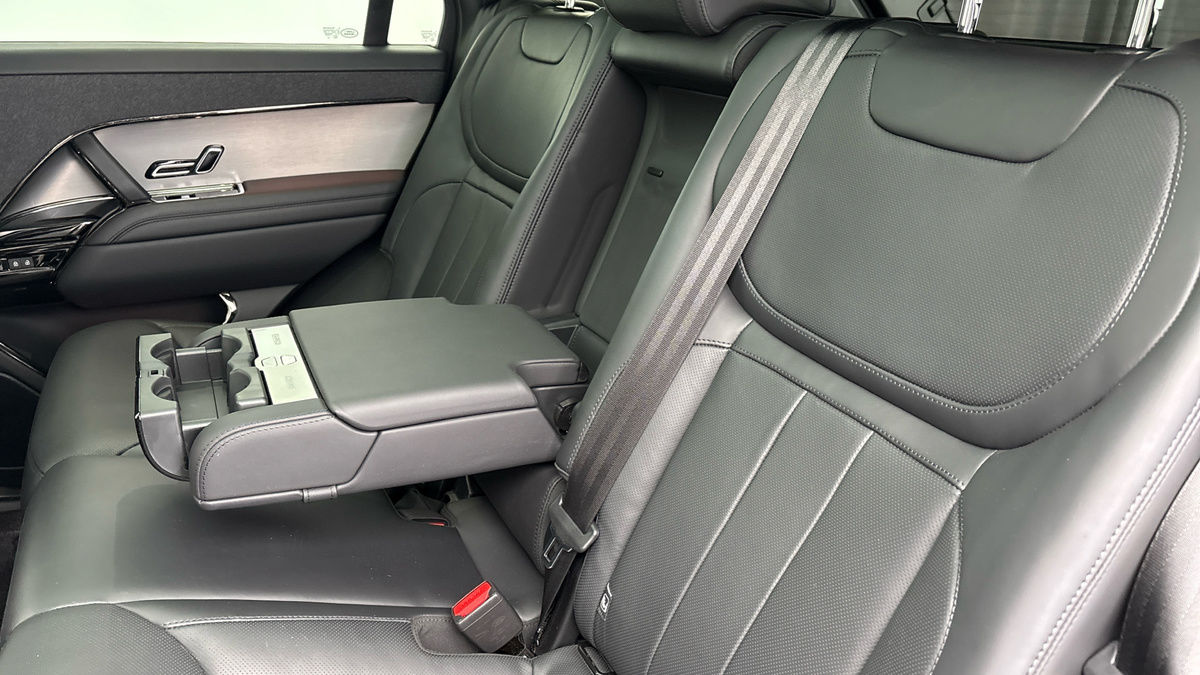 Land Rover Range Rover Sport Image 9