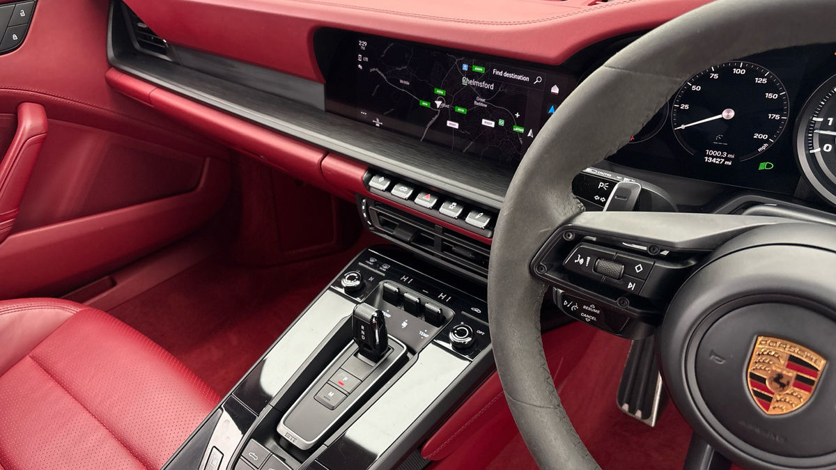 Porsche 911 Image 18